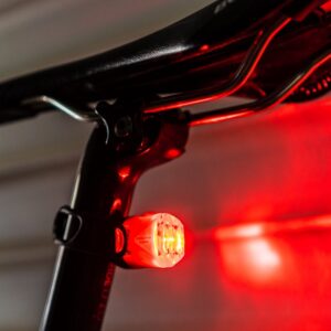 Lezyne LED Femto USB Drive esituli + tagatuli, punane - Pilt 3
