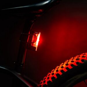 Lezyne Strip Drive 300+ LED tagatuli - Pilt 3