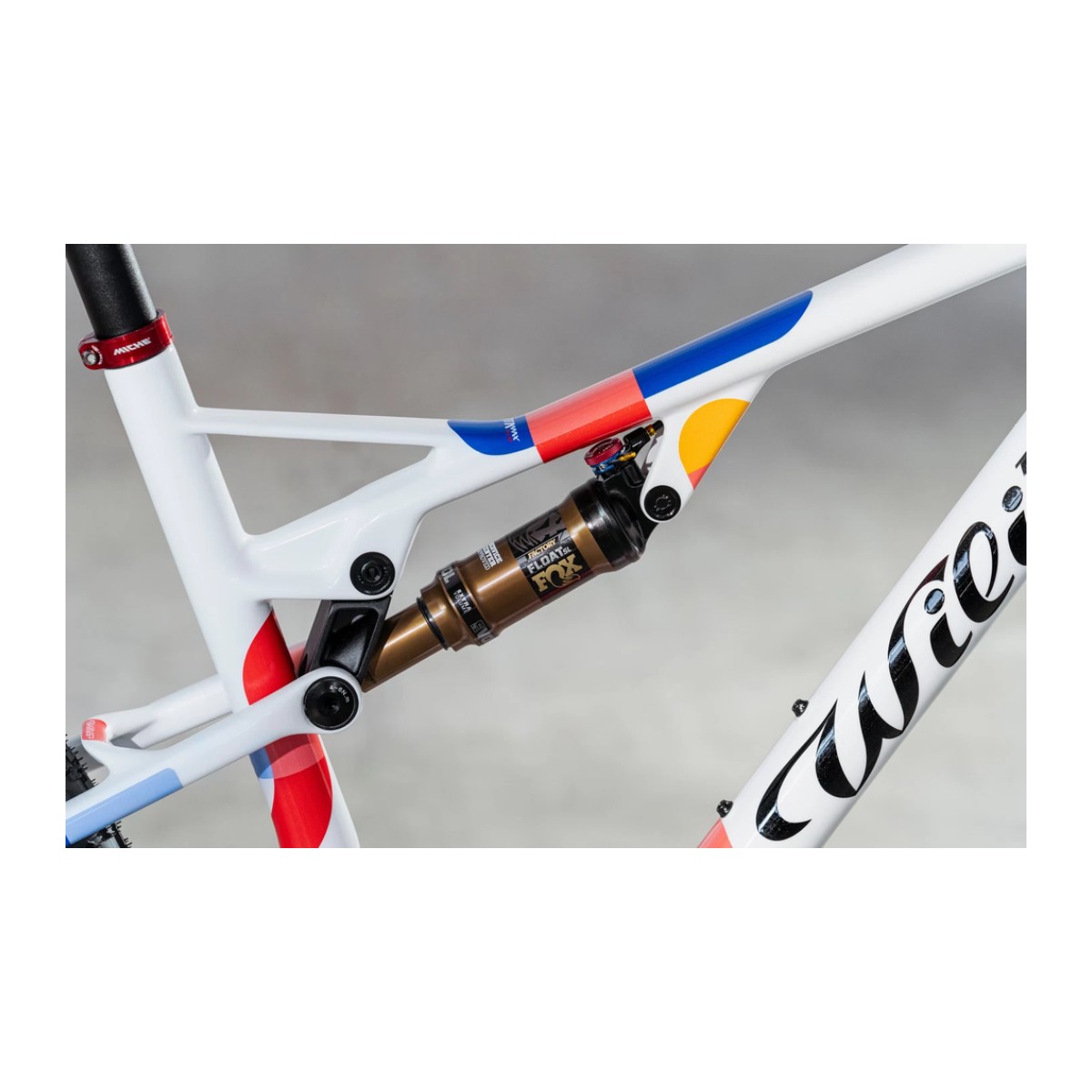 Wilier Urta MAX SLR (XTR Di2 1×12 / SID / K1) maastikuratas – olypop glossy - Pilt 5