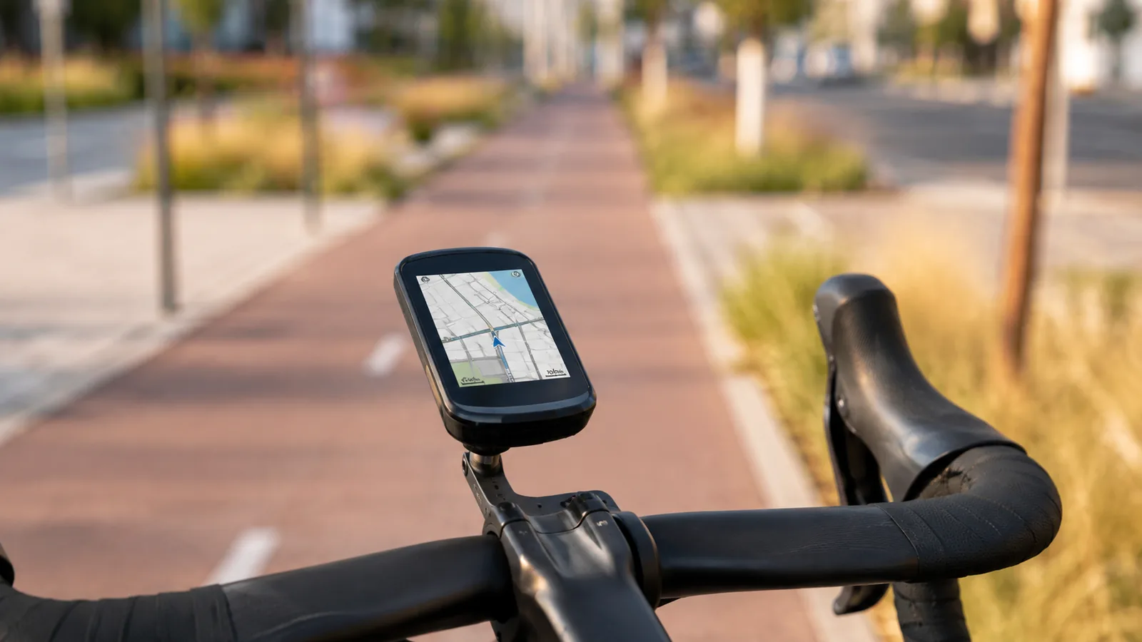 Garmin Edge rattakompuuter maanteeratta juhtraual, ekraanil navigatsioonikaart